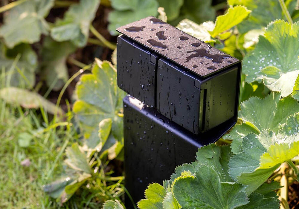 Niko Hydro tuinpaal essential: stijlvolle stopcontacten in je tuin